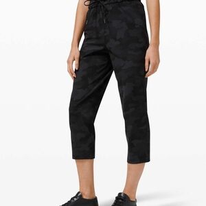 Lululemon Stretch High Rise Crop, 16 in Grey Camo stretch drawstring pants